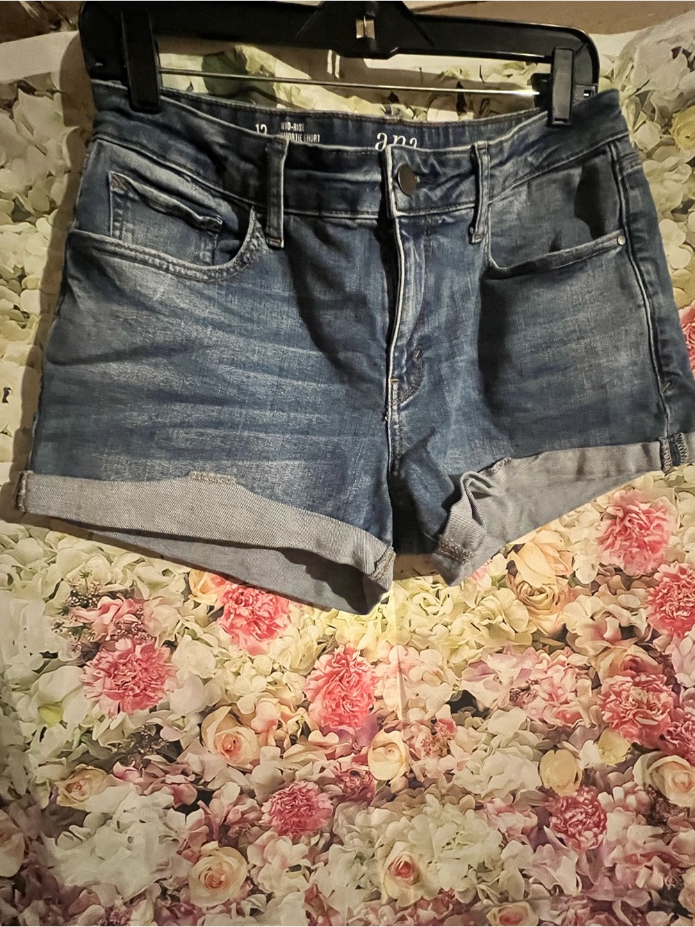 a.n.a Women's Rolled Hem Denim Shorts - Blue Wash